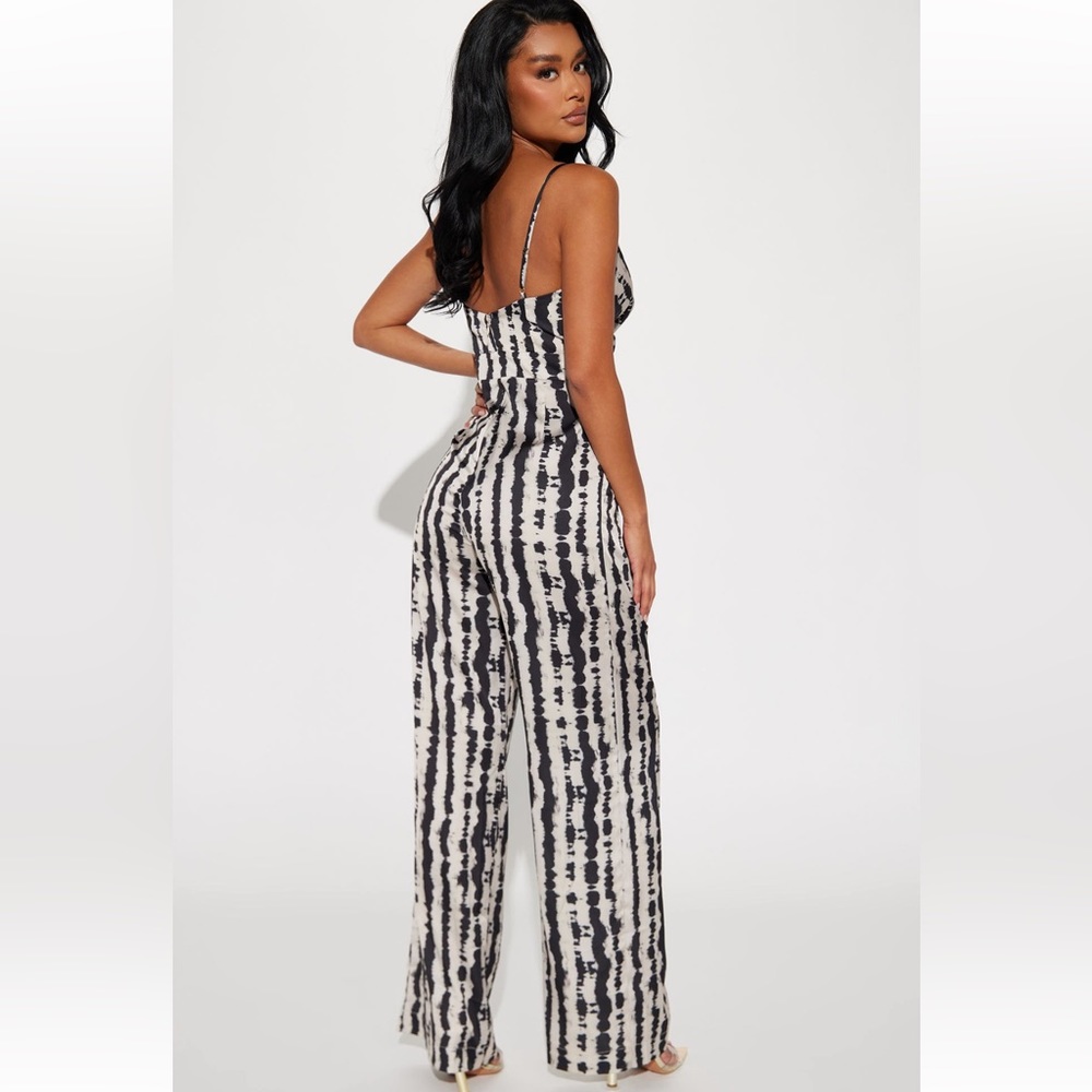 Graphic print sleeveless jumpsuit | Medium | NWT